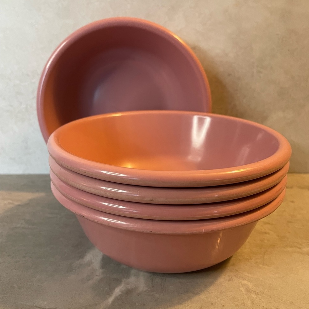 Vintage Rubbermaid Cereal Bowls